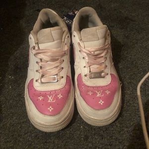 Nike Air Force LV Edition